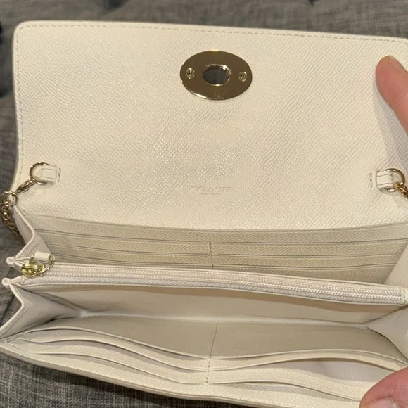 Coach Bag Cream Leather Wallet Gold Chain Crossbody - Picture 11 of 17